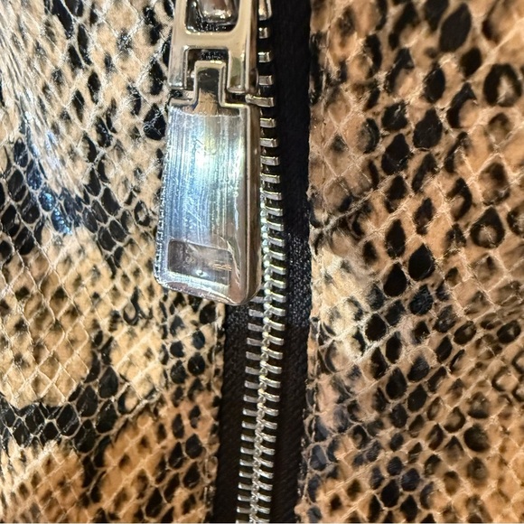 Danielle Bernstein Faux-Snakeskin Pants 14‎ - Picture 5 of 7